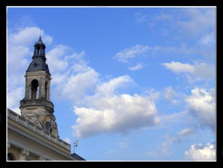clochet dans les nuages